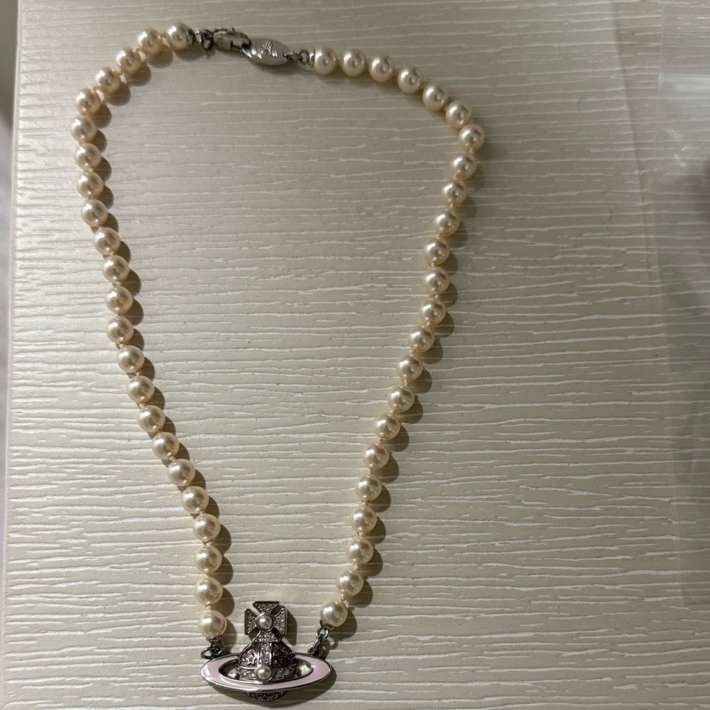 Vivienne Westwood Roxanne Pearl Necklace